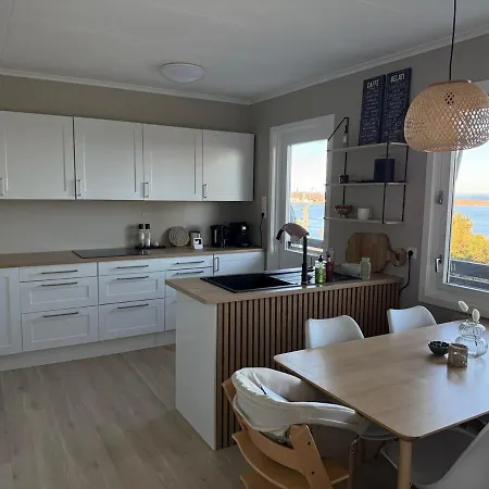 Holiday home Hermelinveien 6