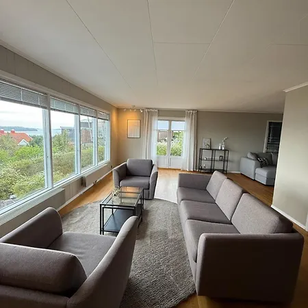 Hermelinveien 6 Holiday home *