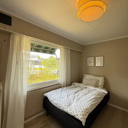 Holiday home Hermelinveien 6 *